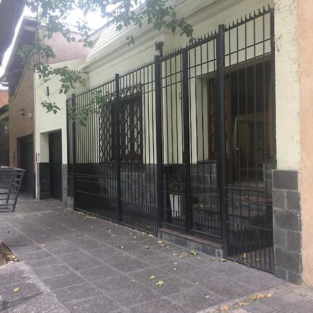 Casa Cerca Del Centro Bed&Breakfast Acomodação com café da manhã Mendoza Exterior foto